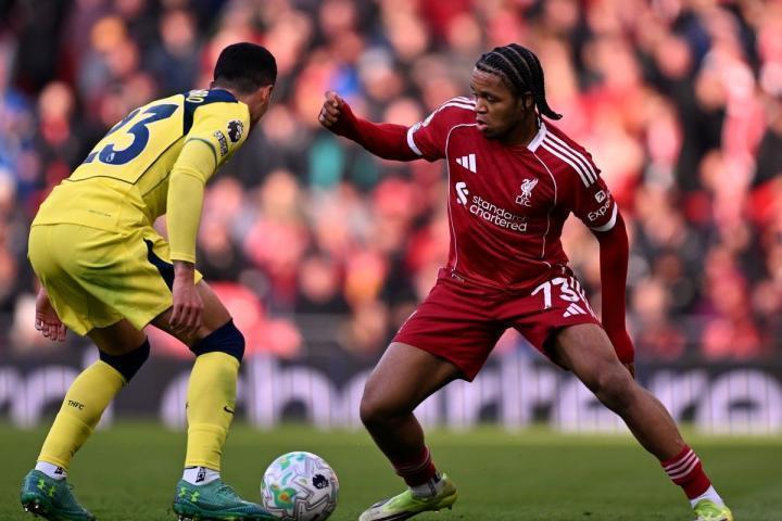  红军小将首发英超；恩古莫哈盘带闪耀全场，球队平局留遗憾。 体育新闻 红军小将首发英超；恩古莫哈盘带闪耀全场，球队平局留遗憾。 体育新闻