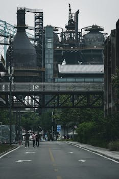 手机市场迎来显著调整，存储成本推动定价策略转变。