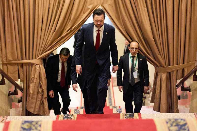  霍尔木兹困局：技术视角拆解美伊海峡博弈的深层逻辑 新闻