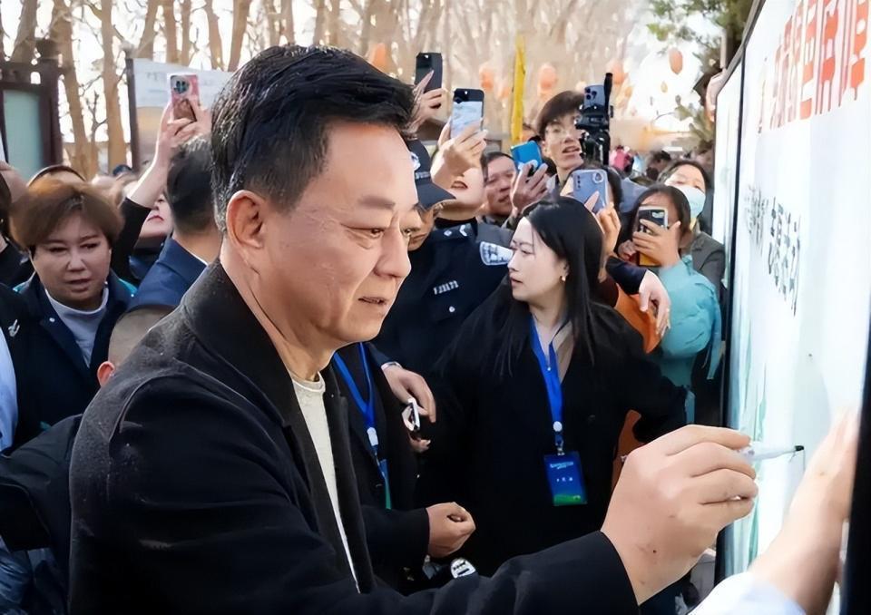  证据链还原与心理重建：朱军案的深层逻辑 新闻